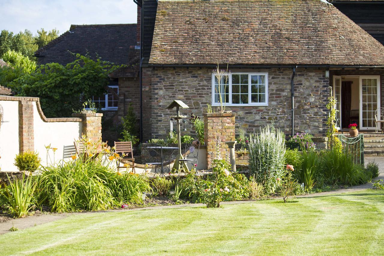 Magpies Lodge Slinfold Exterior foto